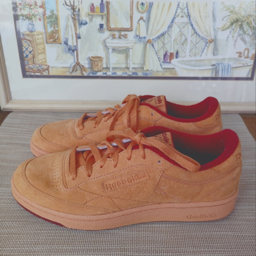 Reebok "Club C 85" Clay Suede/Maroon Court/Casual Shoes. Men's Size 9. Excellent